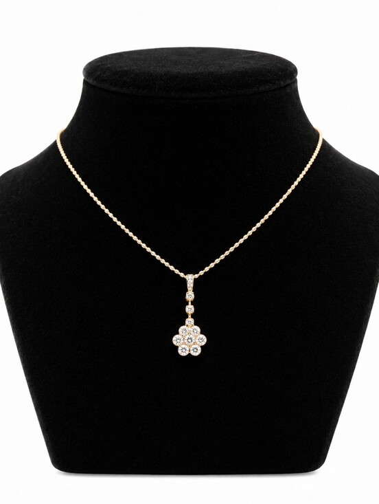 Jewelry - Vintage Gold Tone Crystal Flower Pendant Necklace on Delicate Chain